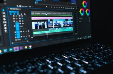 black laptop computer